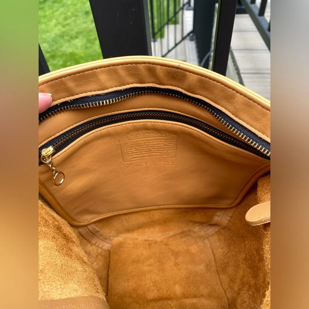 Vintage Coach Monterey Hobo #4027 Butterscotch Leather Shoulder Bag w/ Hangtag
